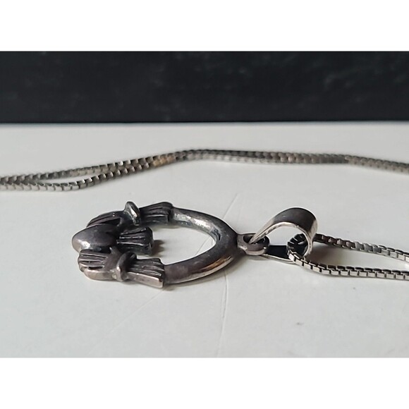 925 Sterling Silver Claddagh Pendant Necklace, Vintage - Picture 3 of 10